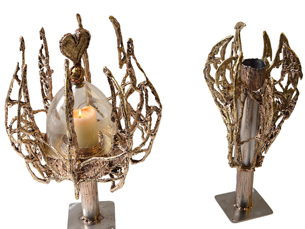 Moderne Grabgestaltung online zu kaufen, Kerzenständer und Vase aus Bronze geschweißt