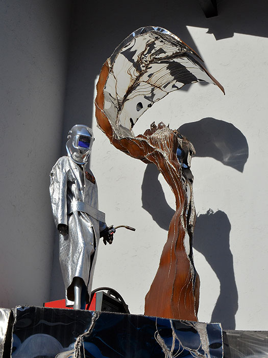Feuer-Skulptur aus Metall