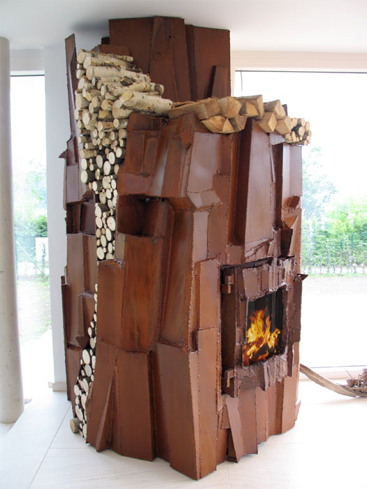 Exklusive Feuerstelle aus Corten-Stahl, Metall Kunst Unikat für Innen