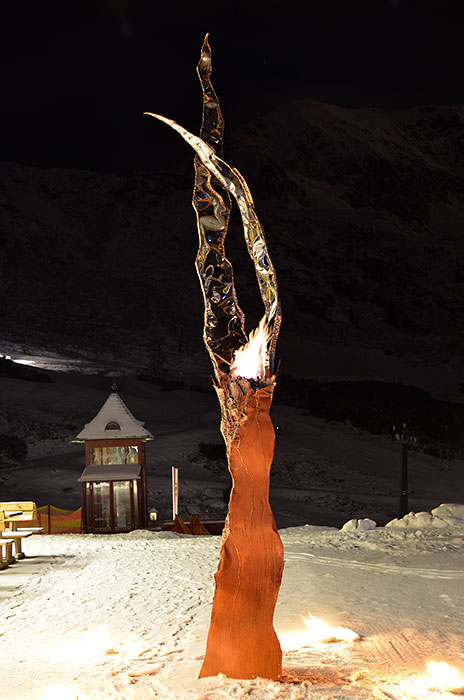 Geschweißte Gartenskulptur mit Ethanol-Feuer