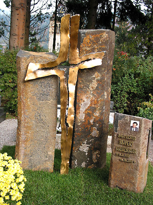 Moderne Grabgestaltung, Kunst am Friedhof