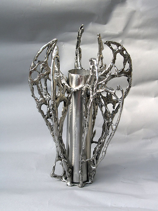 Geschweißte Skulptur als Vase, Direkt vom Metall-Künstler provisionsfrei um kaufen