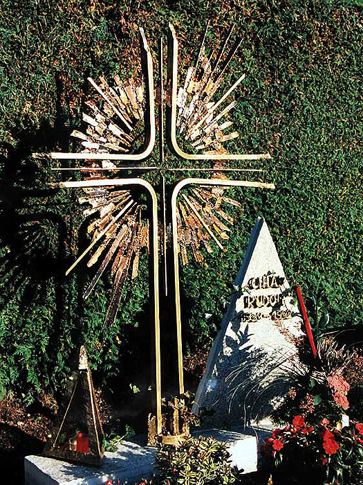 Monstranzkreuz aus Messing und Bronze, Monstarnzkreuze