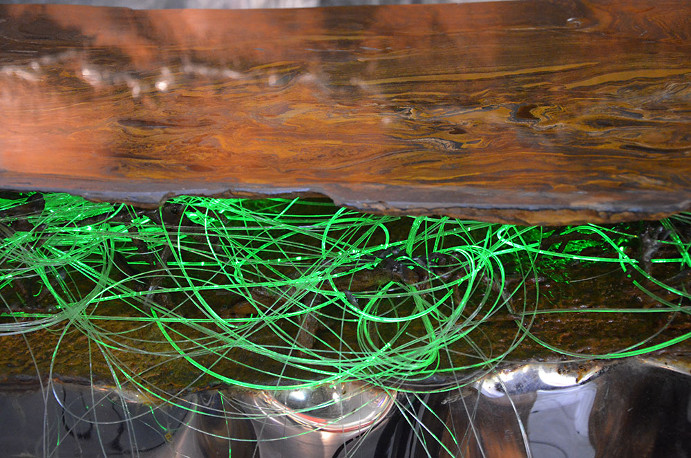 Kunstwerk mit Lichtleiter