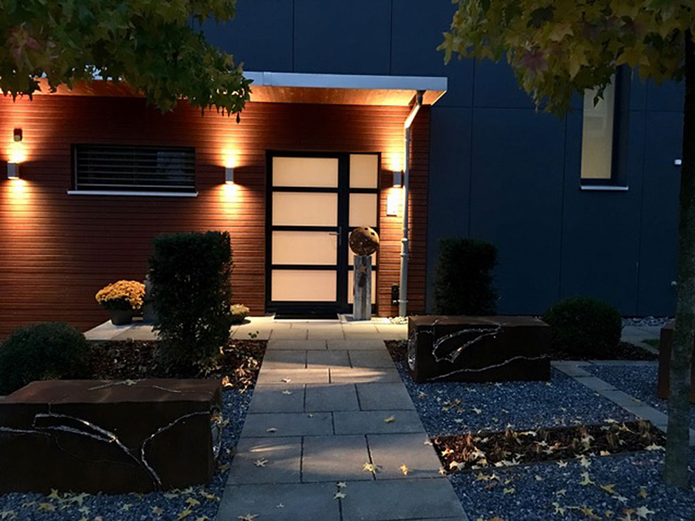 Weg-Beleuchtung aus Corten-Stahl