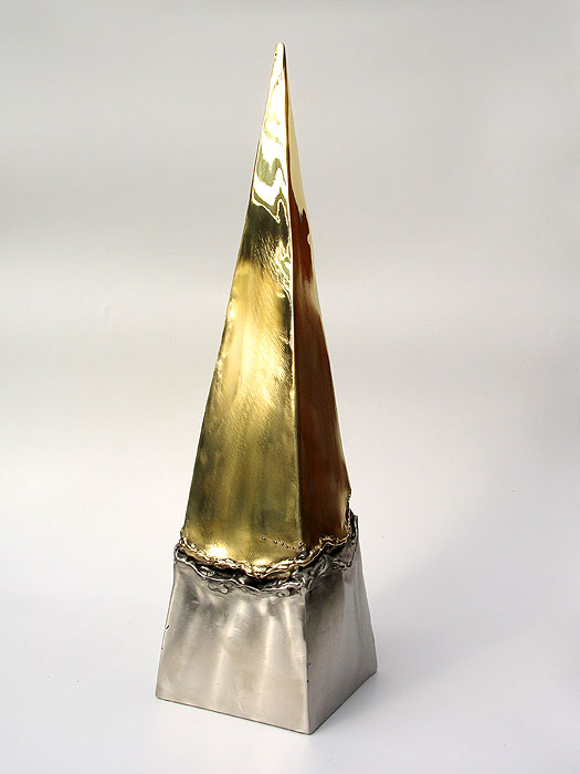 Award aus Edelstahl und Bronze