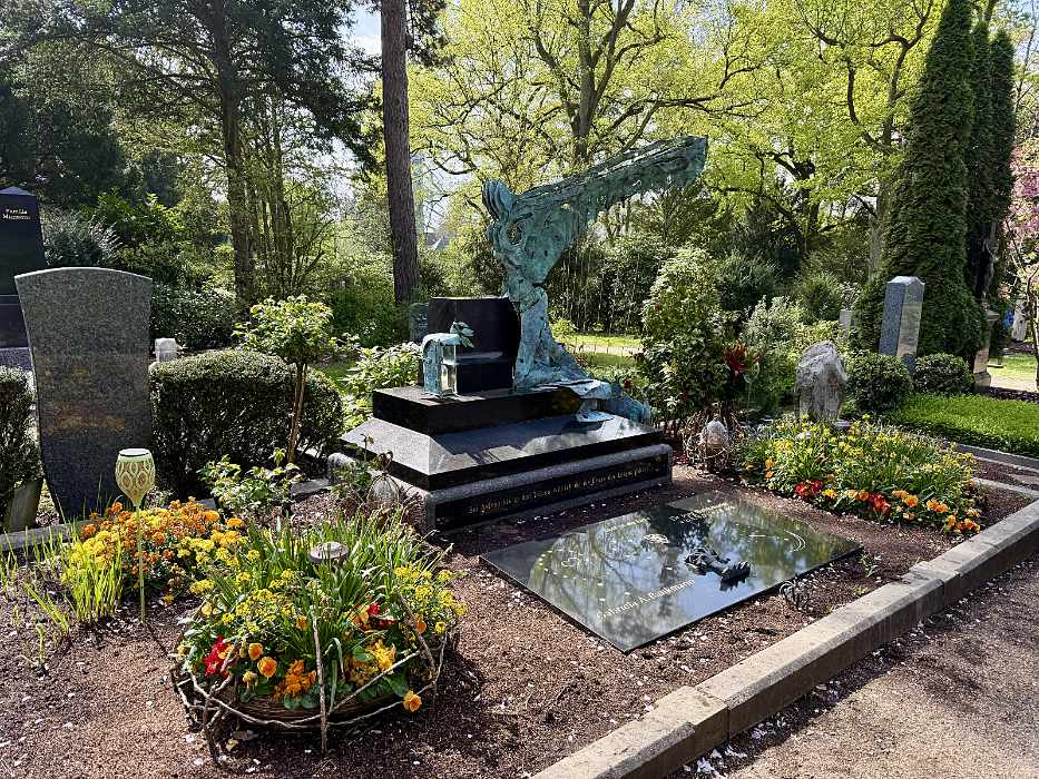 Angel-Sculpture