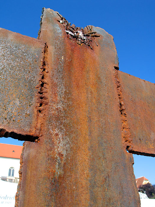 Artistic Grave Monument