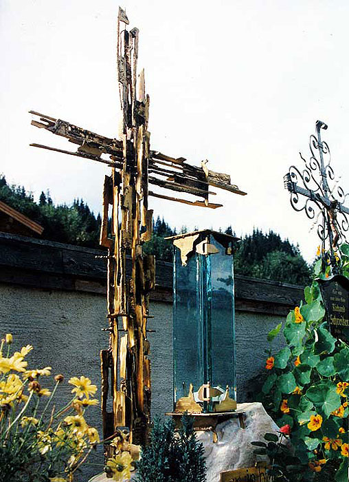 Grave Monument, Metal Art