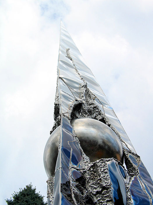 Detail with stainless steel ball